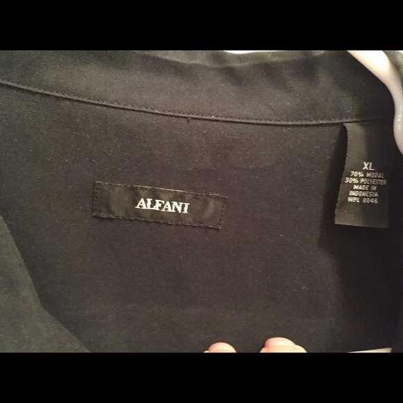 Van Heusen men’s camp shirt - Picture 4 of 4